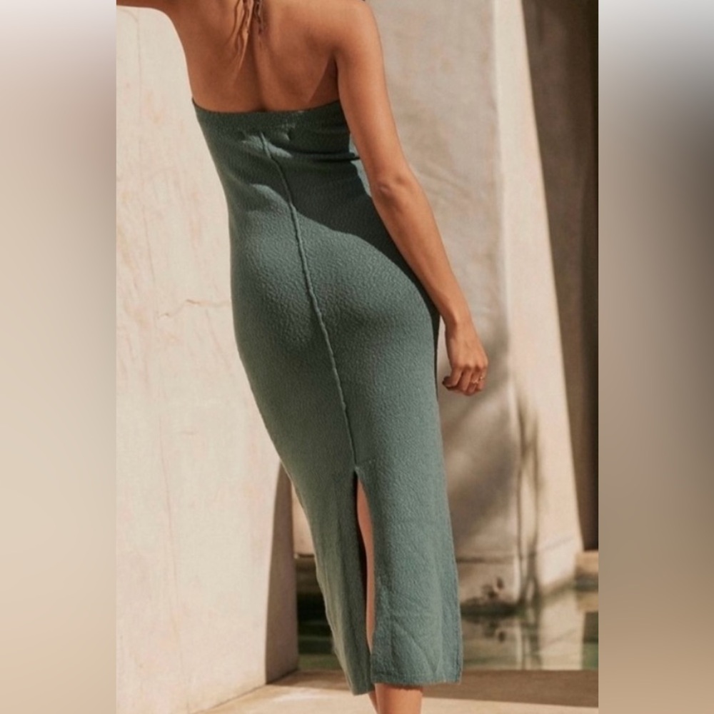 Chic Strapless Dress in Soft Green
